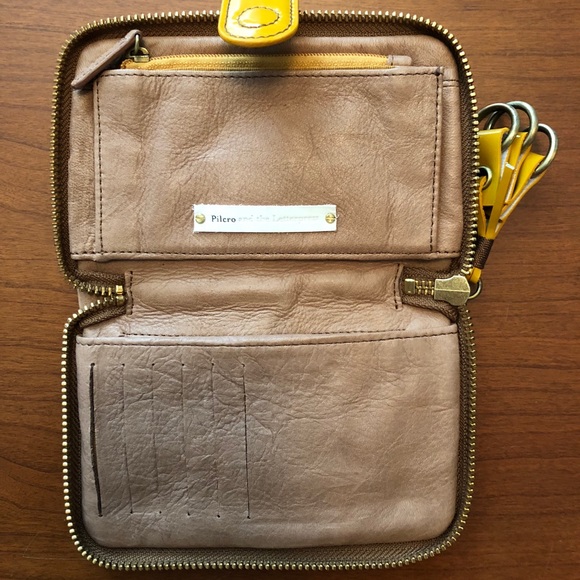 Brand new, never used wallet - Picture 3 of 5